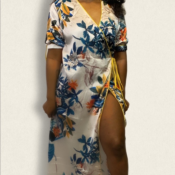 Cream Kimono Robe Dress New!!!  Small only! Sexy! - Picture 2 of 3